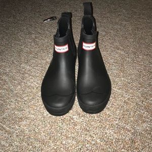 Black Hunter booties size 6